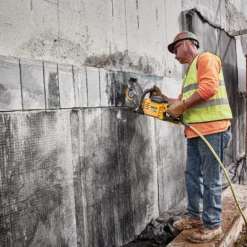 DeWalt DCS692X2 60V Max FlexVolt 9" Cut-Off Saw Kit -Famous Tool Store image 072014e2 395c 443e b8fe 04aed331a926