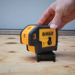 DeWalt DW085K Laser Level -Famous Tool Store image 232a1c79 a74b 4594 b752 ba239008e7a0