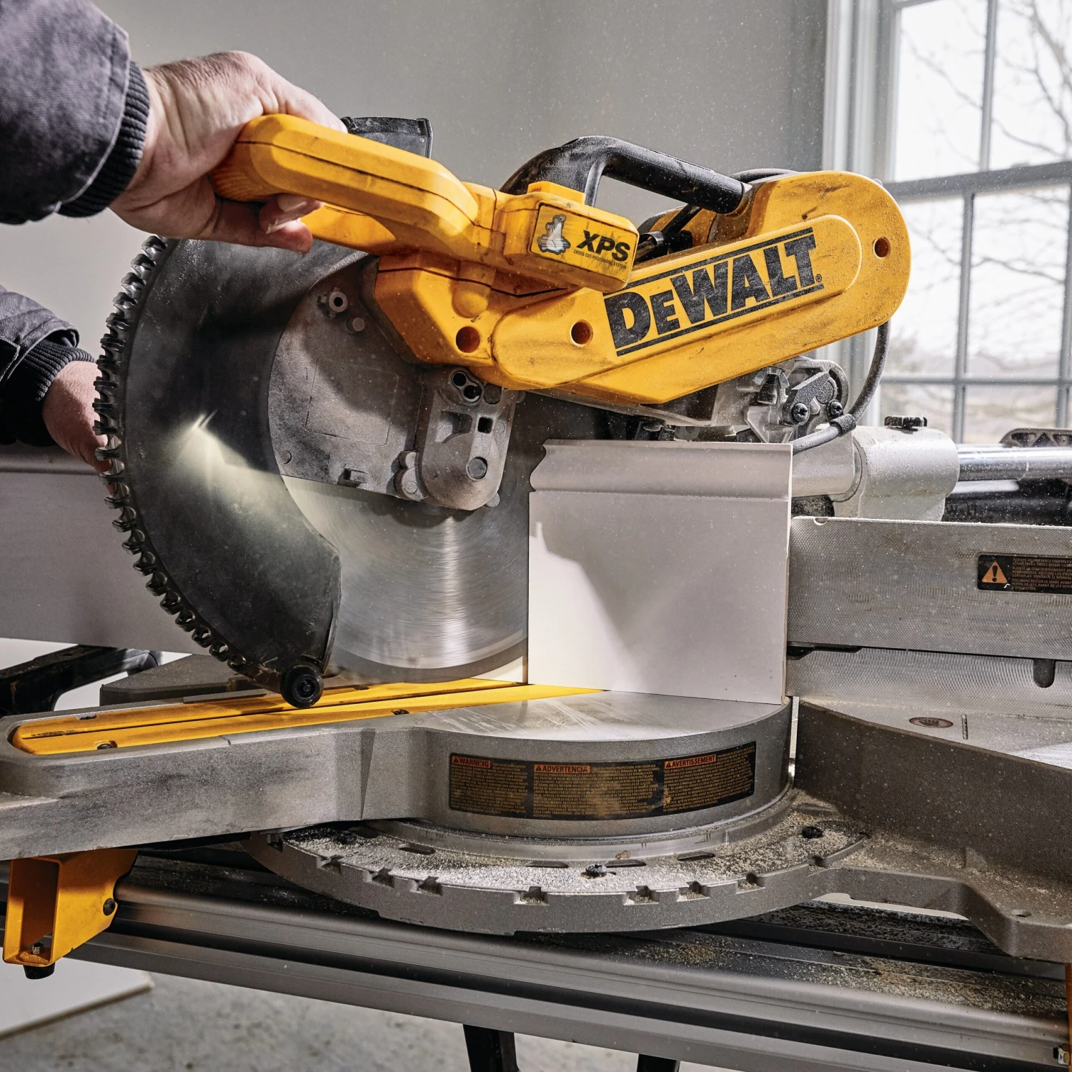 DeWalt DWS780 12" Miter Saw 5 DeWalt DWS780 12" Miter Saw - Image 5