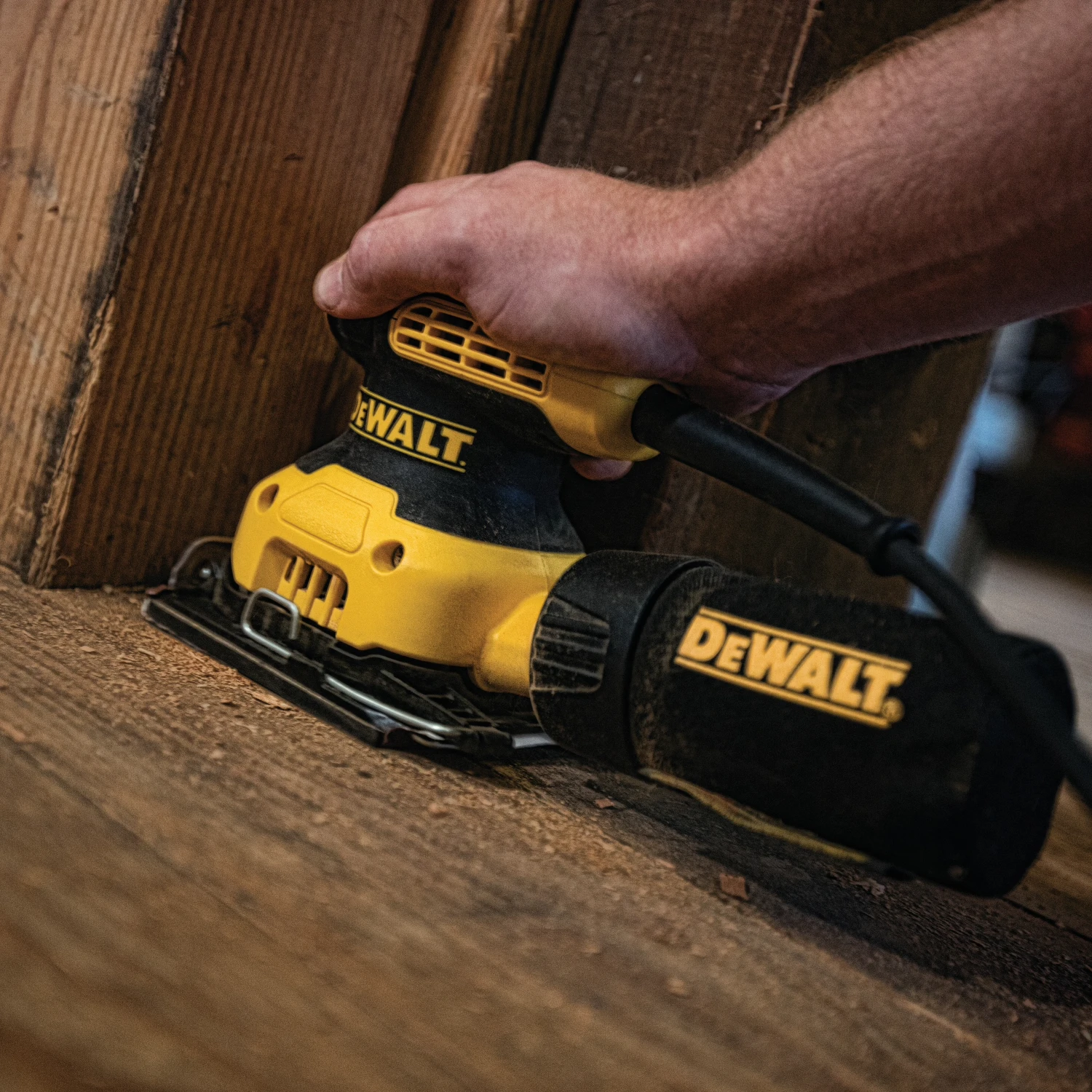 DeWalt DWE6411 Finishing Sander 3 DeWalt DWE6411 Finishing Sander - Image 3