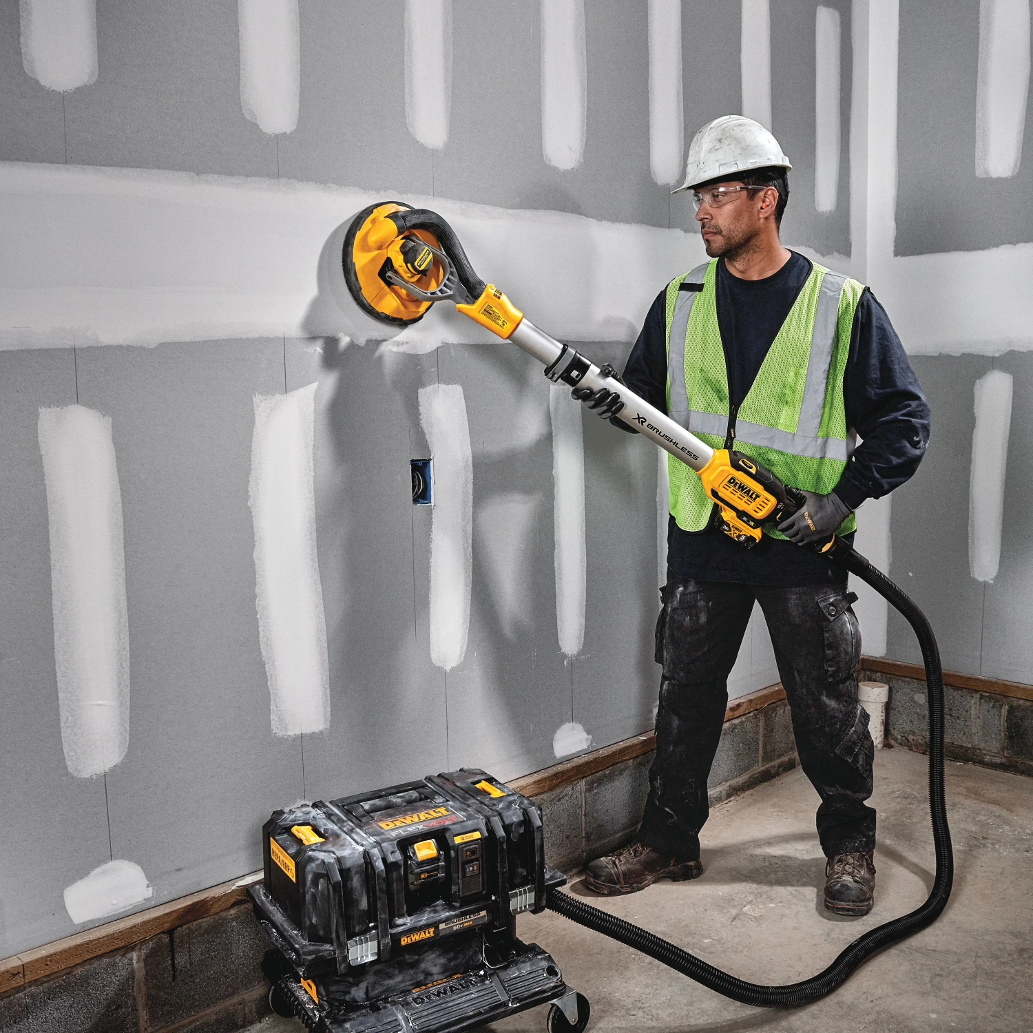 DeWalt DCE800P2 20V Max Cordless Drywall Sander Kit 3 DeWalt DCE800P2 20V Max Cordless Drywall Sander Kit - Image 3