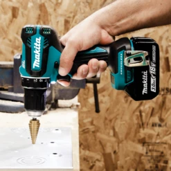 Makita XFD131 18V Drill-Driver Kit -Famous Tool Store image 6df29ed4 c4b1 44d1 877d 286283937f41