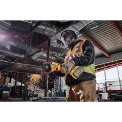 DeWalt DCB609 20V/60V Max FlexVolt Battery -Famous Tool Store image 82790b9c 309a 462d 8f1c d6bc8bad077a