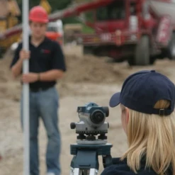 Bosch GOL26 Automatic Optical Level -Famous Tool Store image 8b2a7980 7f75 4510 b950 8e46bc853c50