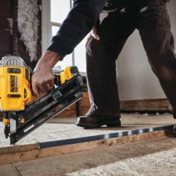 DeWalt DCN692M1 20V Max Cordless 30° Paper Collated Framing Nailer -Famous Tool Store image b1d361a5 f4f2 4ee3 aaf8 a44837e4030f